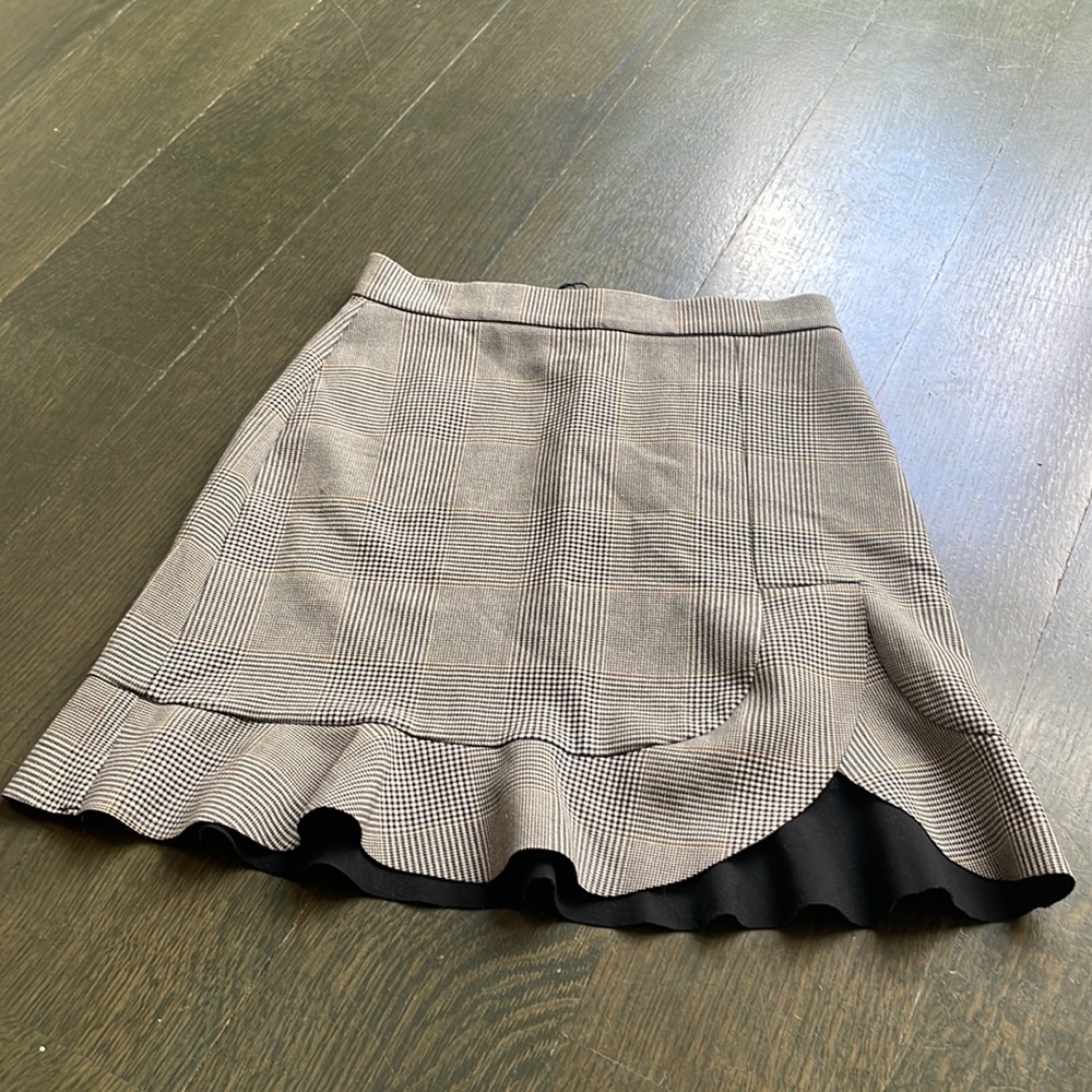 Zara mini skirt - BRAND NEW- never worn
